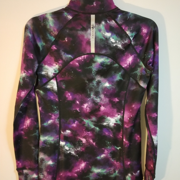 Ideology - Picture 3 of 9